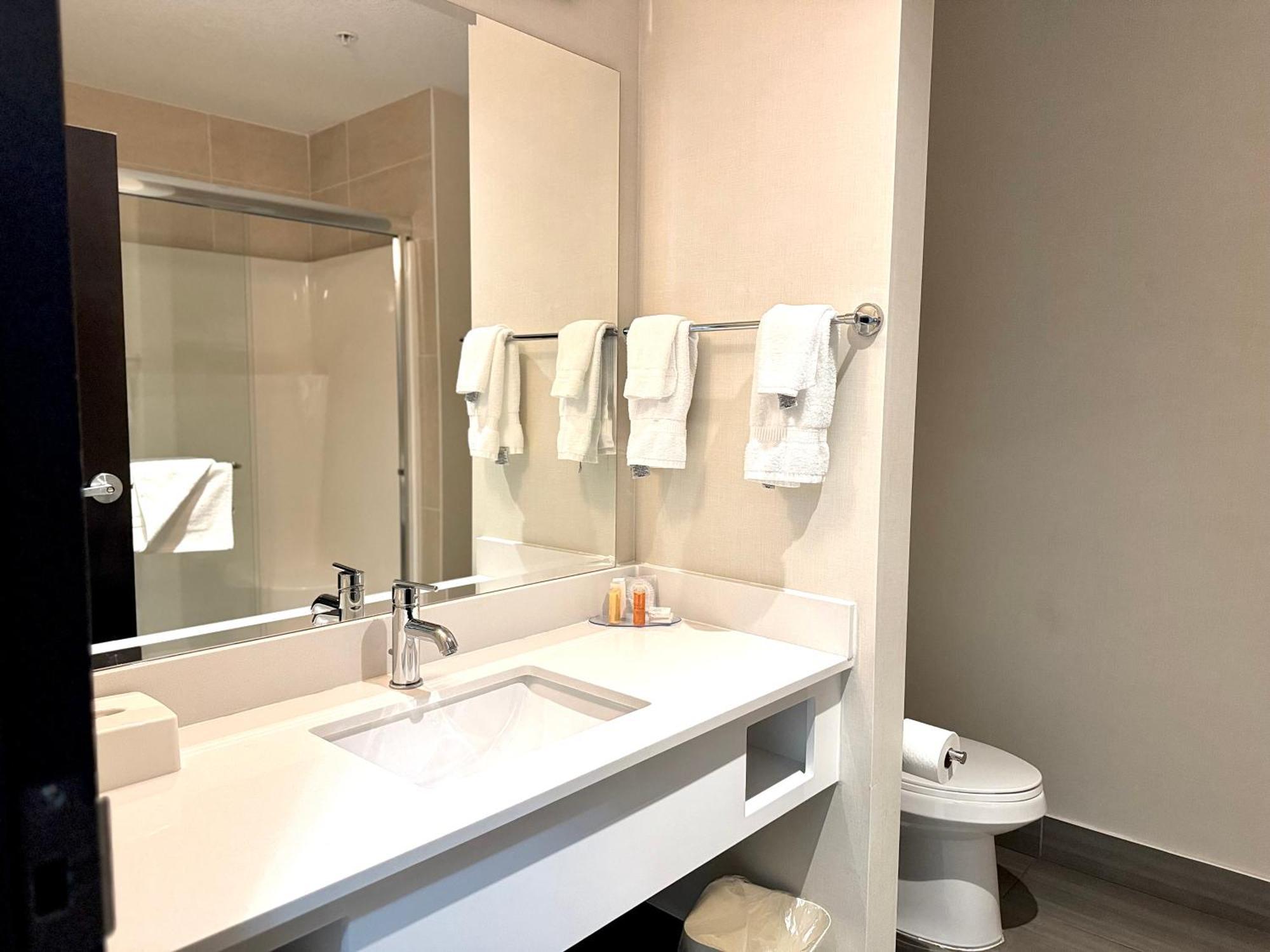 Southfort Inn Fort Saskatchewan Zimmer foto